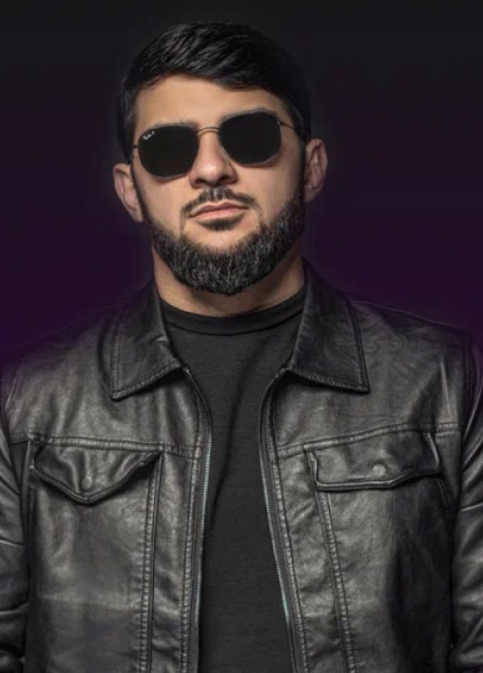 Ислам Итляшев