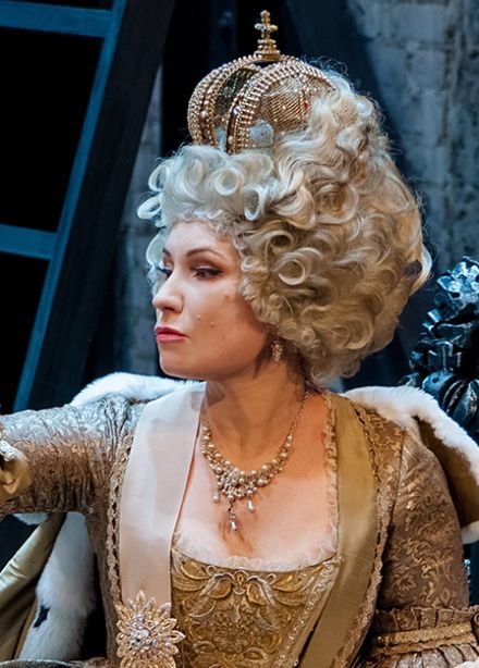 Любовь у трона