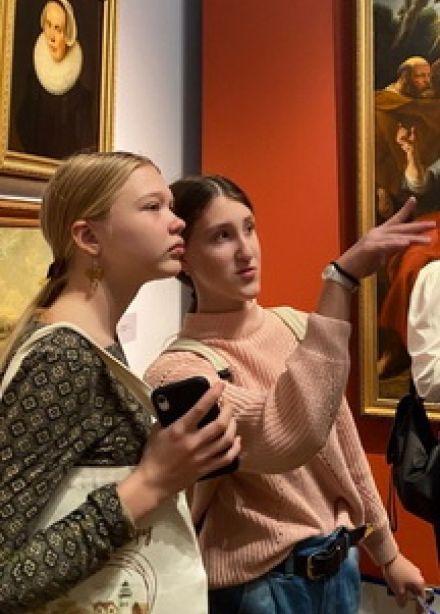 Цикл лекций для молодежного клуба НГХМ