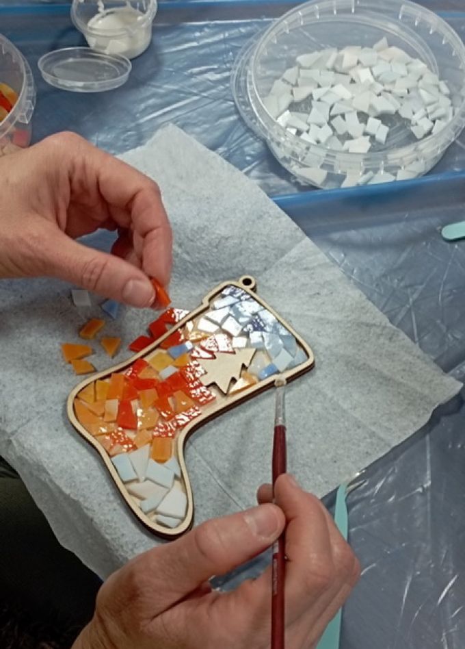 Интерактивное занятие "Сувенир в технике стеклянной мозаики"