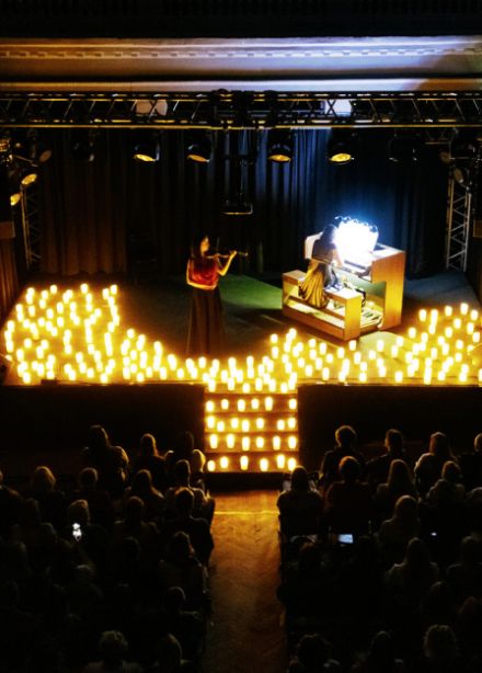 Орган при свечах